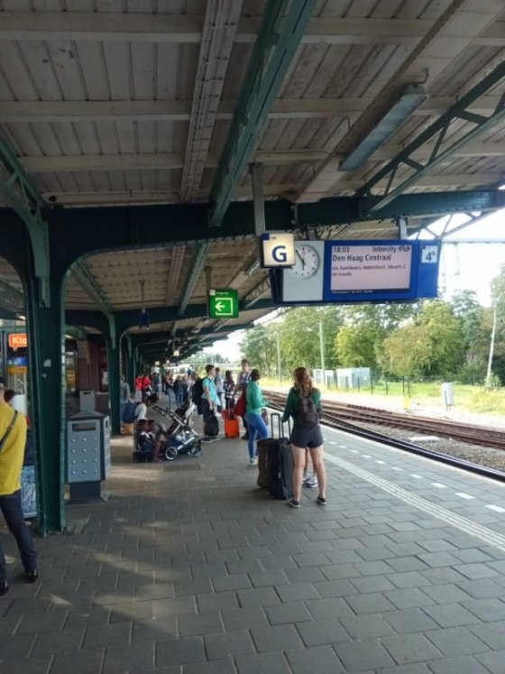 Přestup v Deventeru na vlak do Hilversumu.