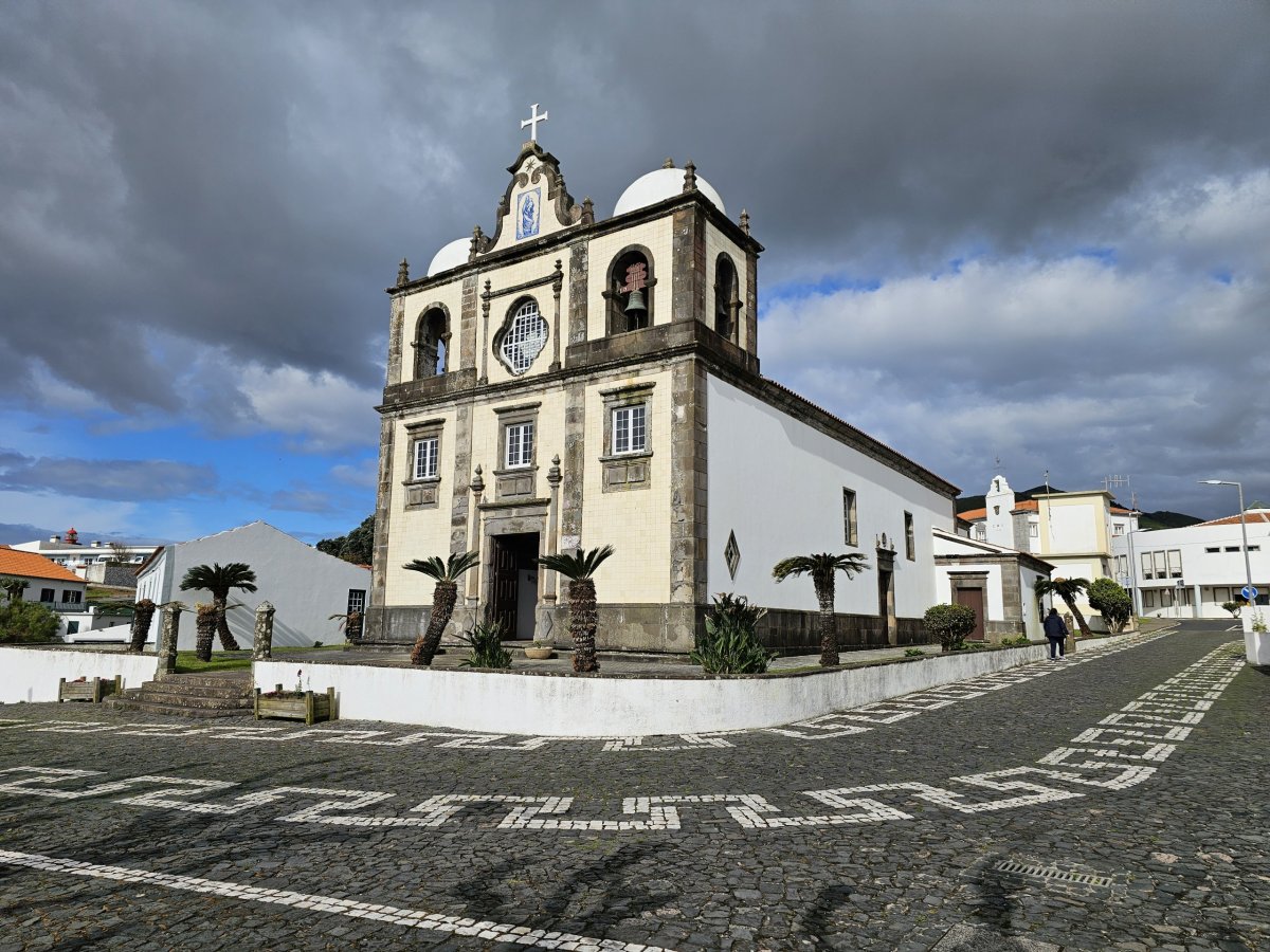 Kostel ve městě Lajes