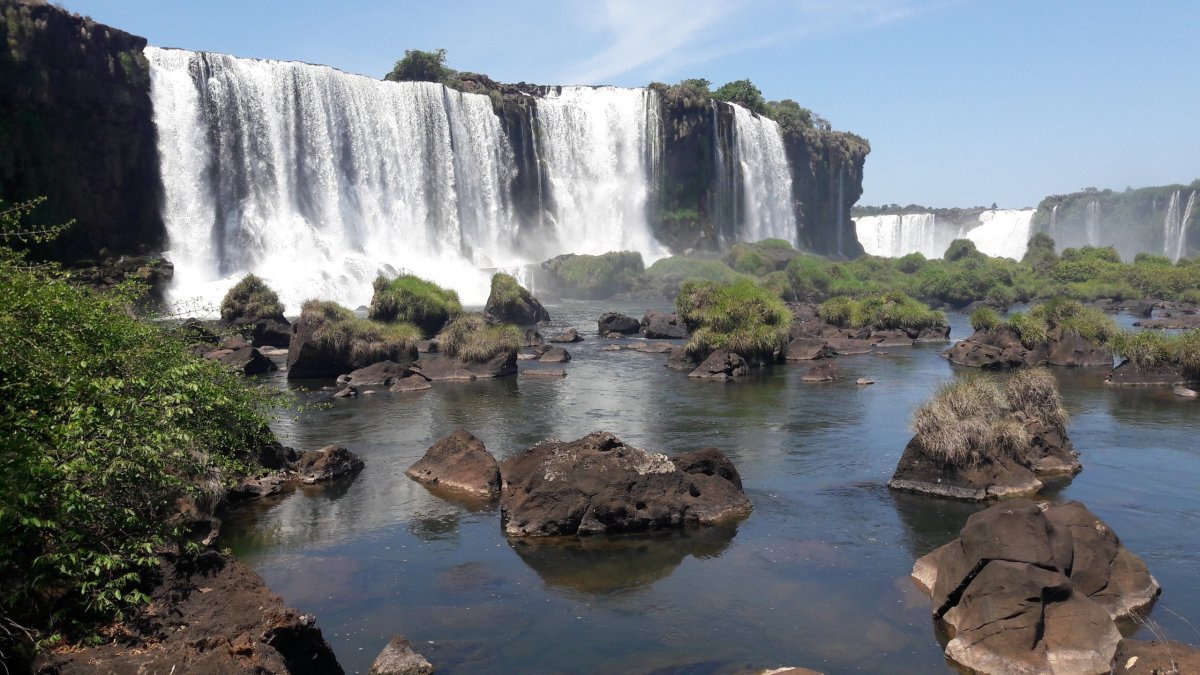 Brazilská strana vodopádů.