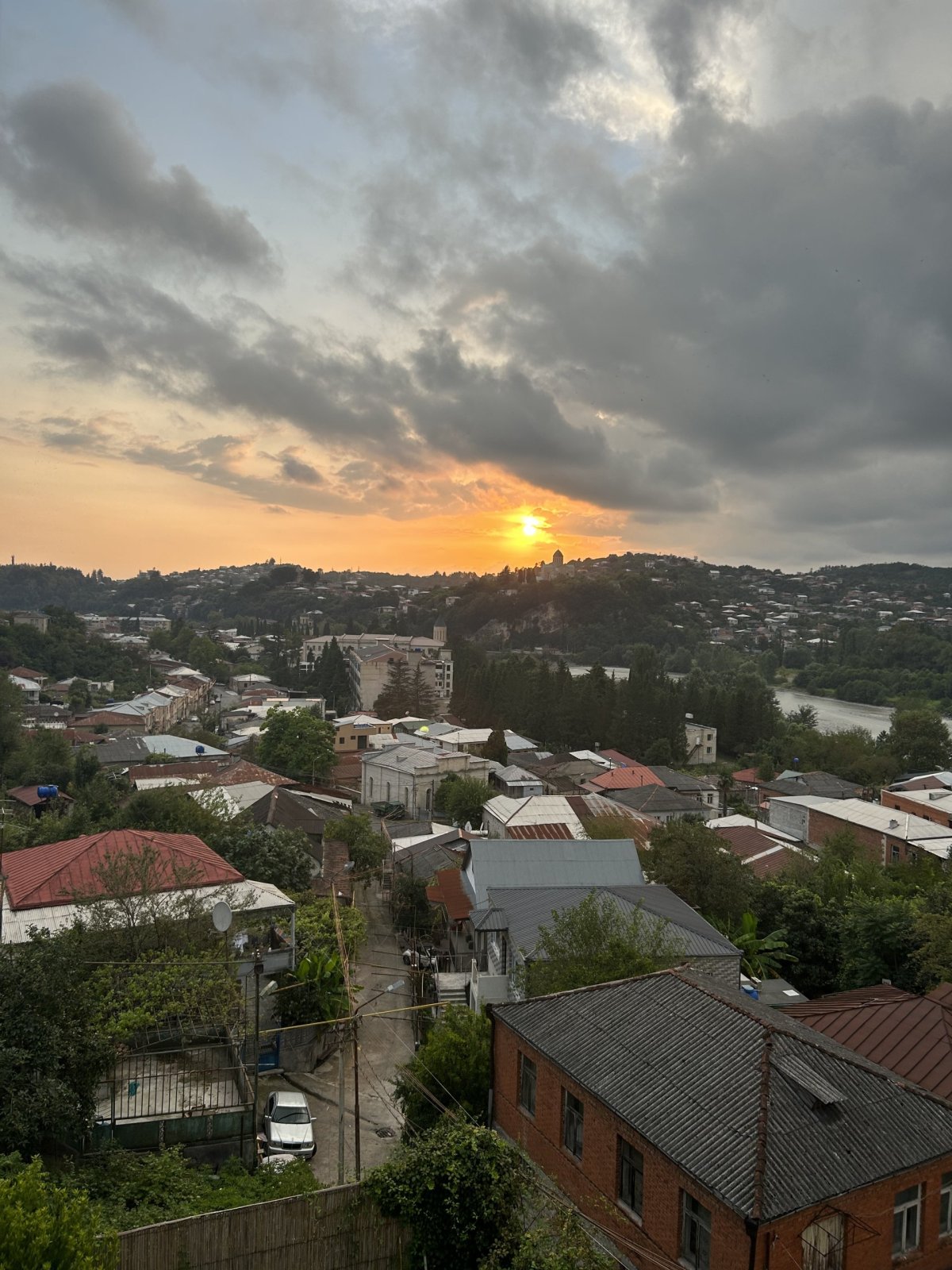 Výhled z hotelu v Kutaisi