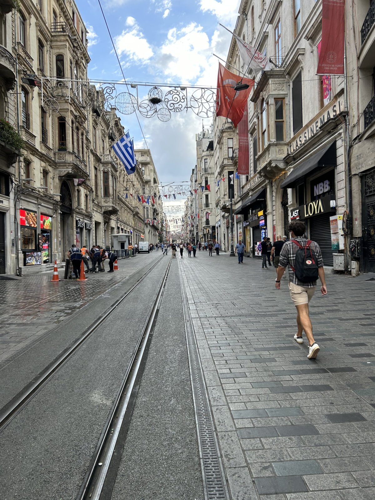 Hlavní ulice z náměstí Taksim