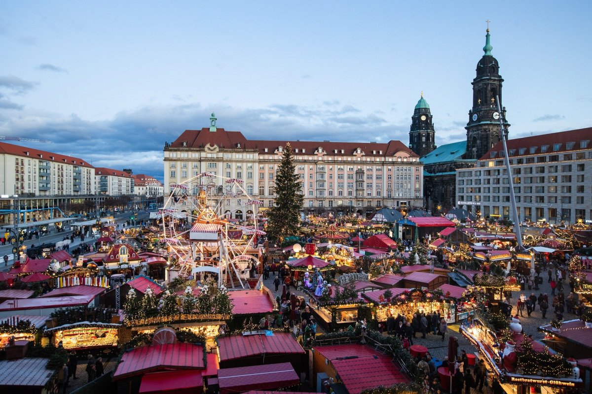 Vánoční trh na náměstí Altmarkt