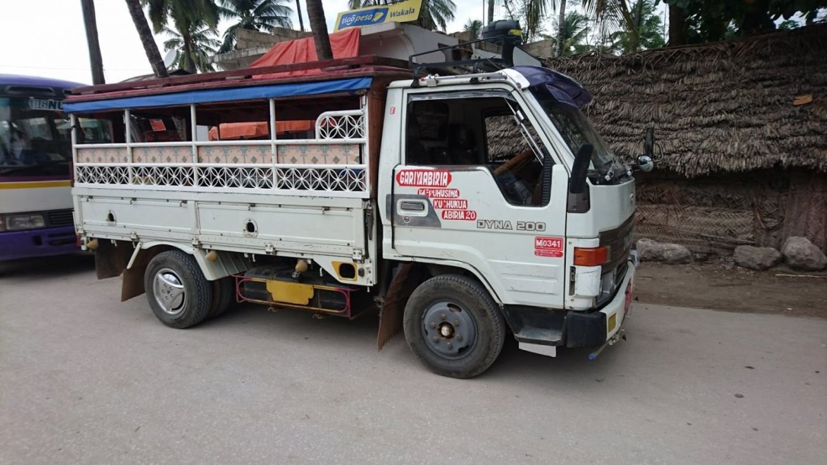 I takto vypadal místní autobus...