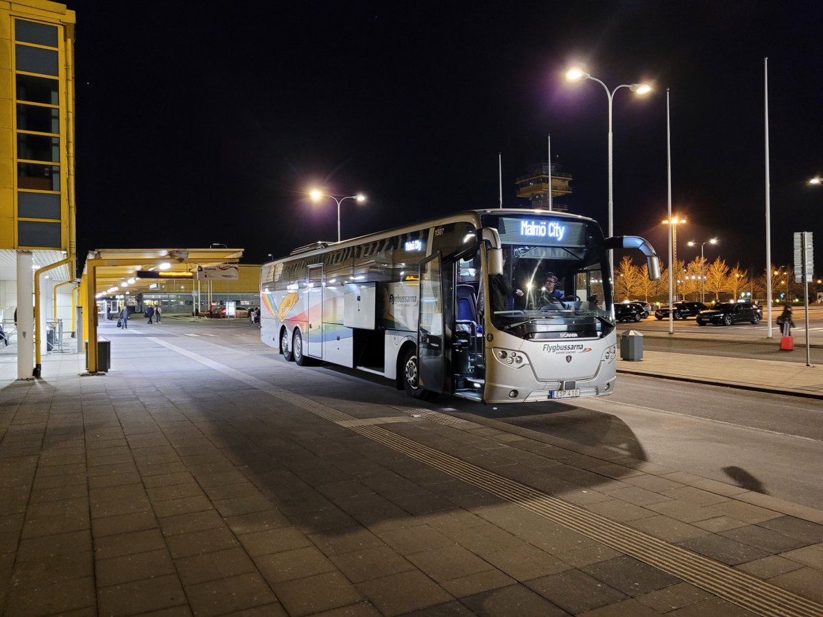 Autobus do města na letišti v Malmö