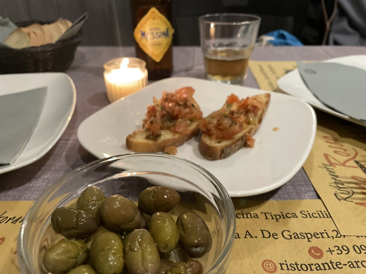 Večeře v hospůdce v Mazzeu