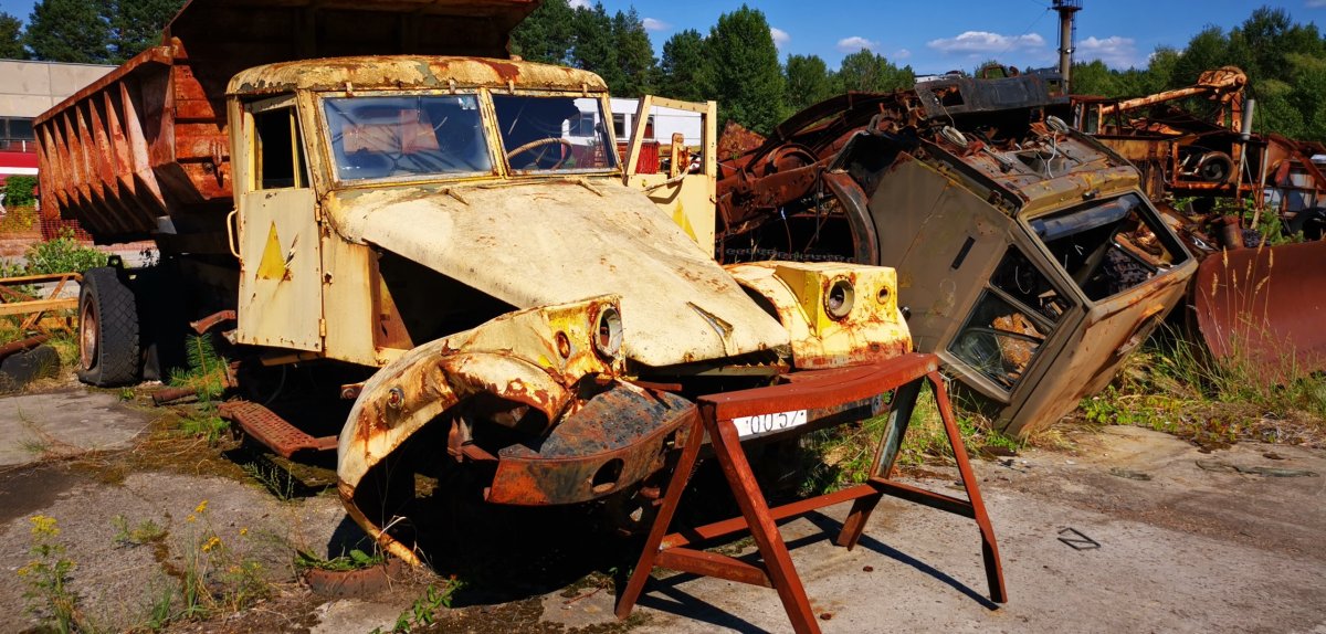 Vozidla likvidující havárii