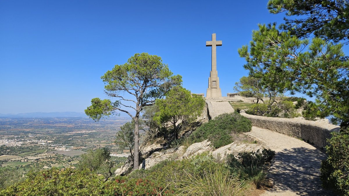 Vyhlídka s křížem