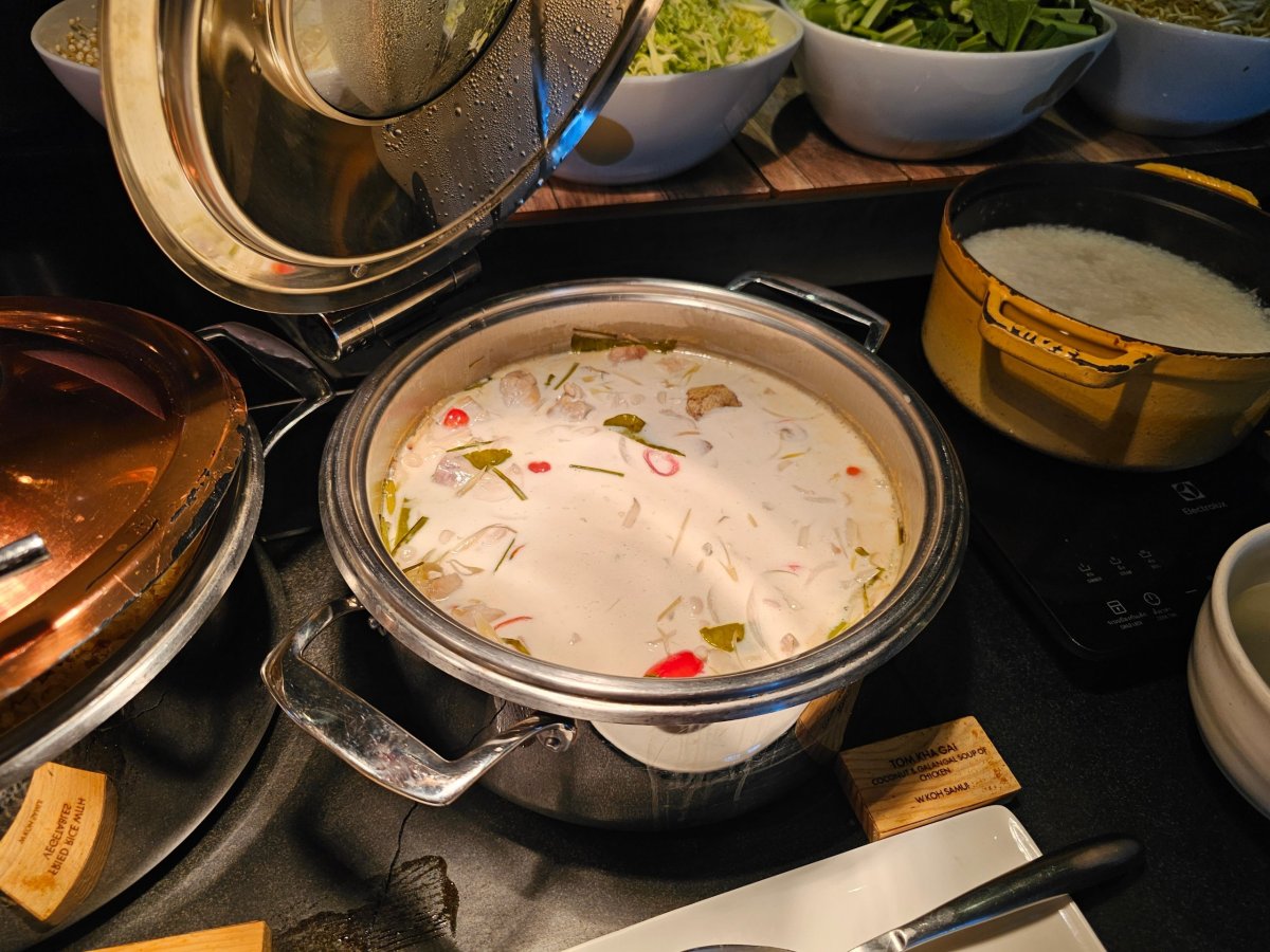 Tom Kha Gai polévka - snídaně