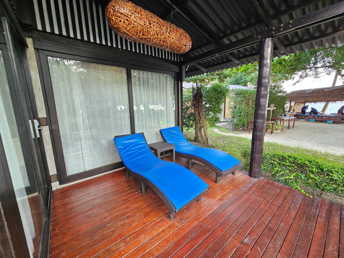 Lehátka před naší One-Bedroom Suite