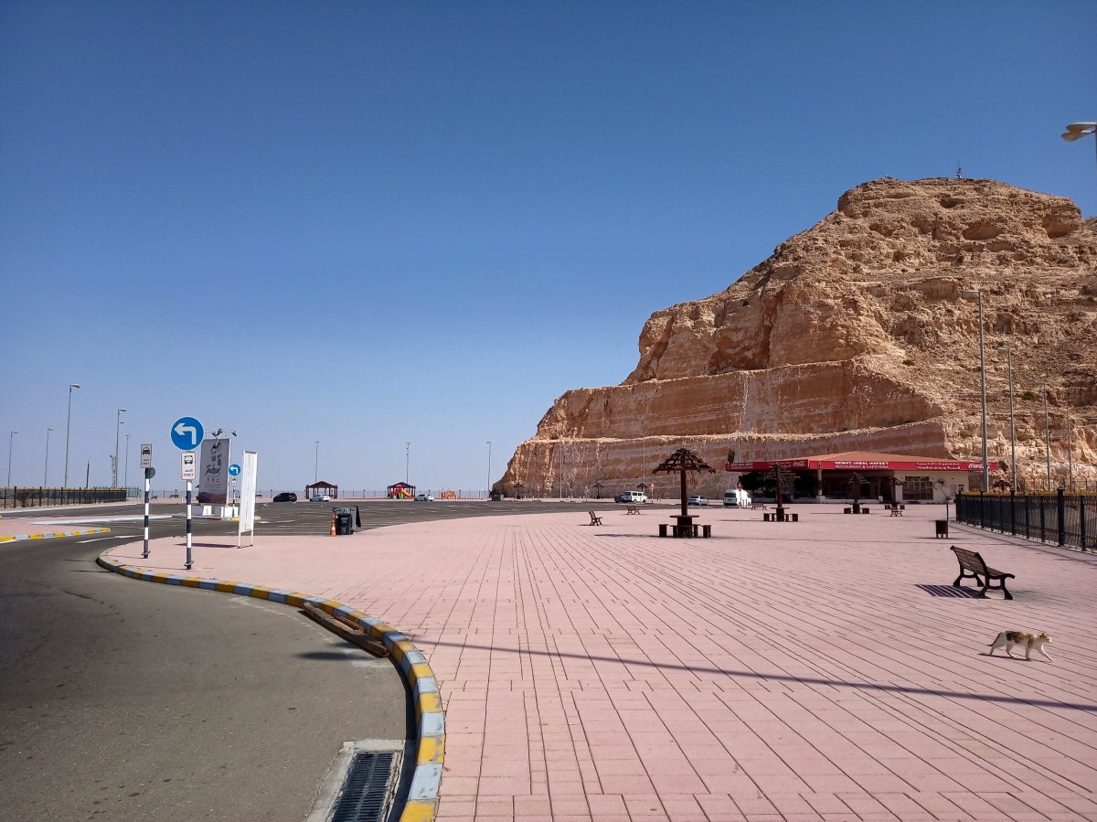 Část parkoviště na vrcholu