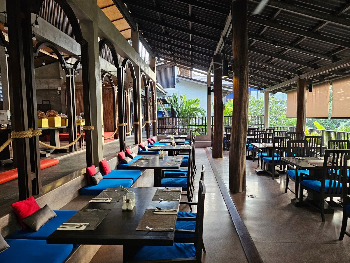 Hotelová restaurace, kde se podávají snídaně