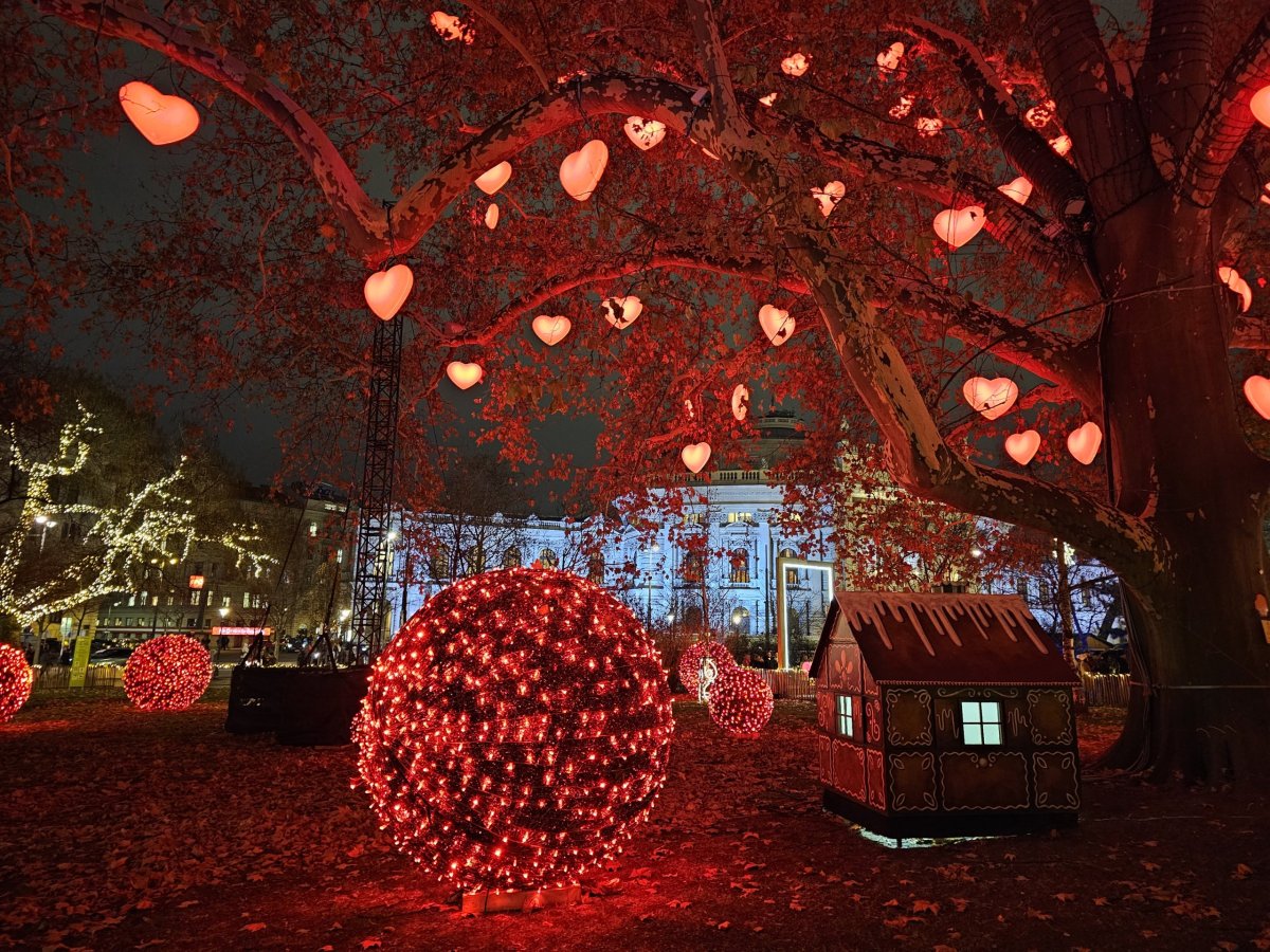 Vánoční trhy před radnicí