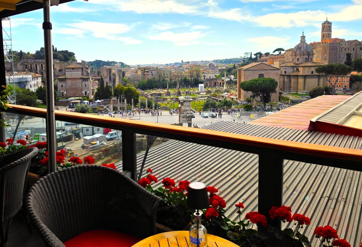 Výhled z hotelové restaurace na Forum Romanum