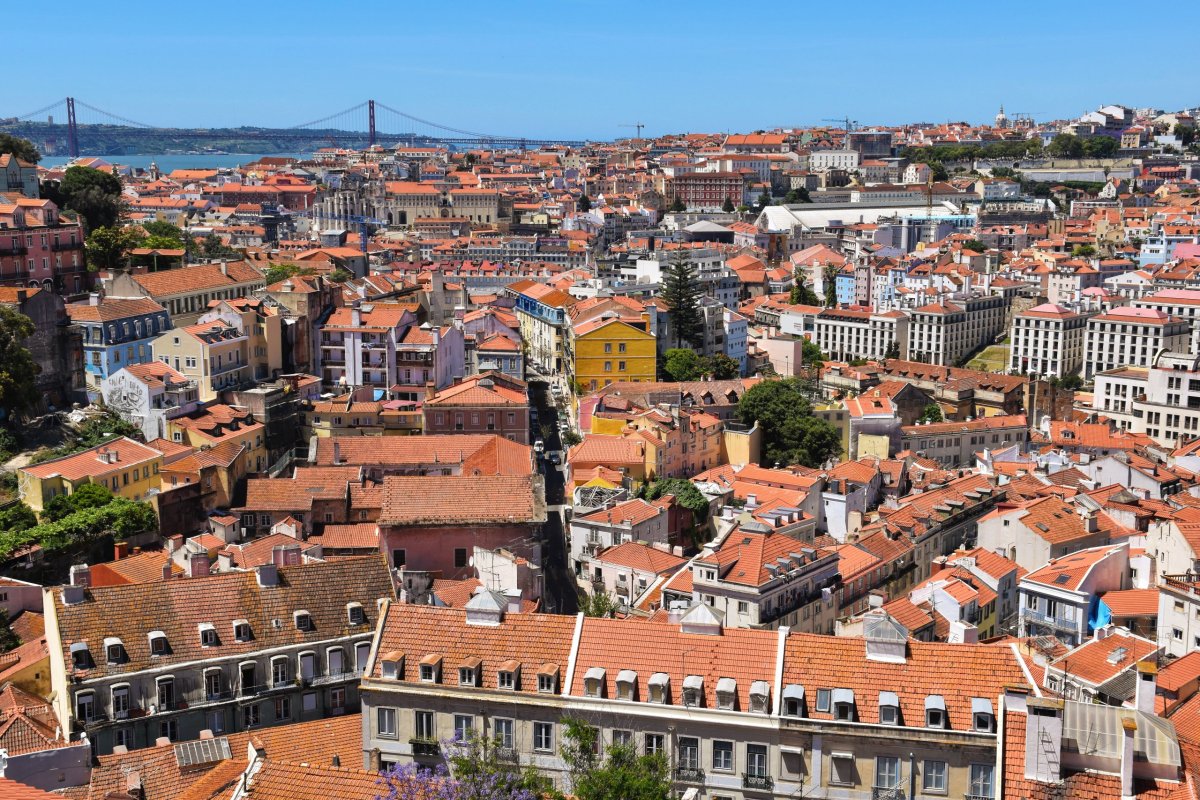 výhled na Lisabon z Miradouro da Senhora do Monte