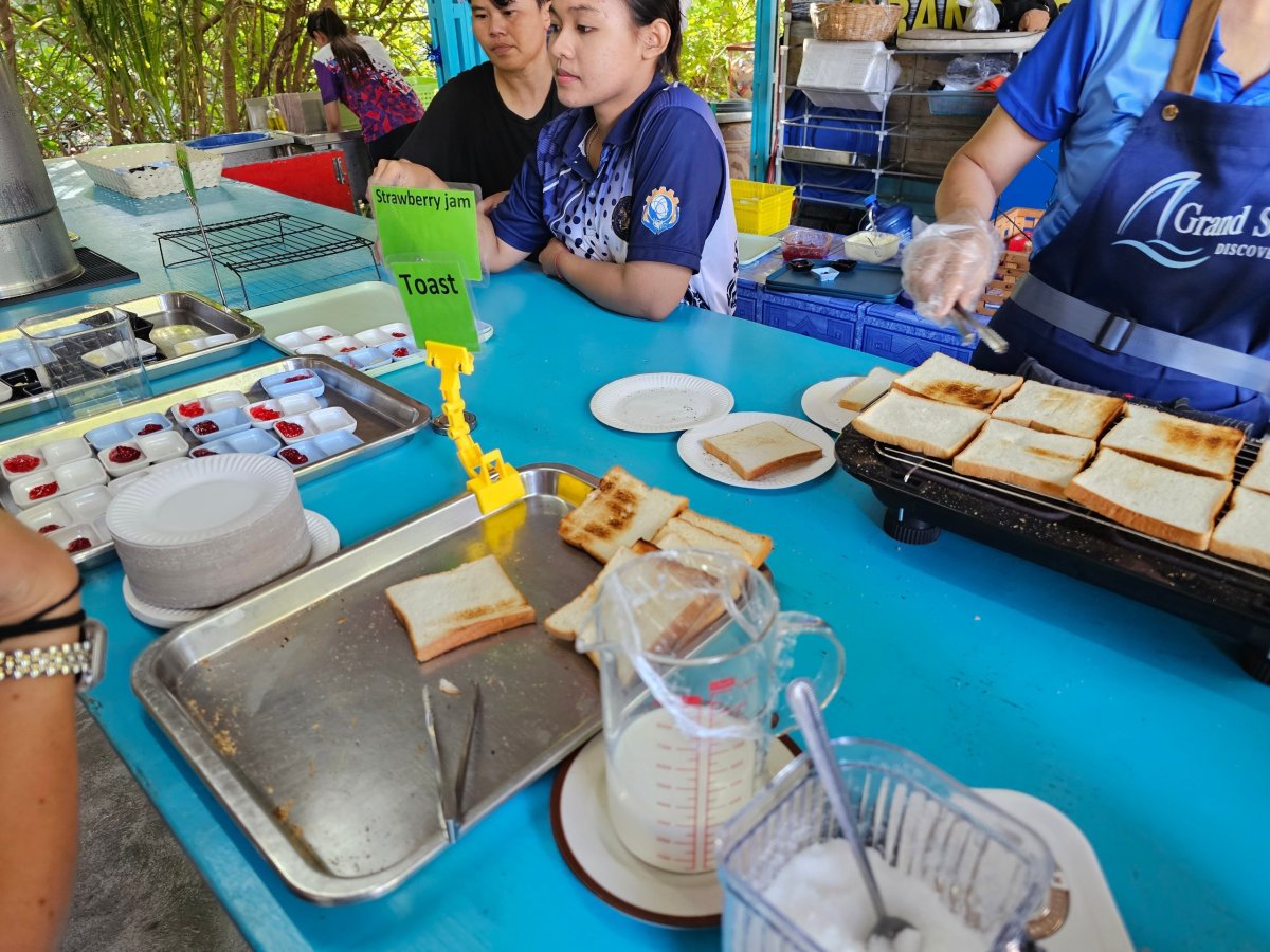 Lehká snídaně zdarma před odplutím