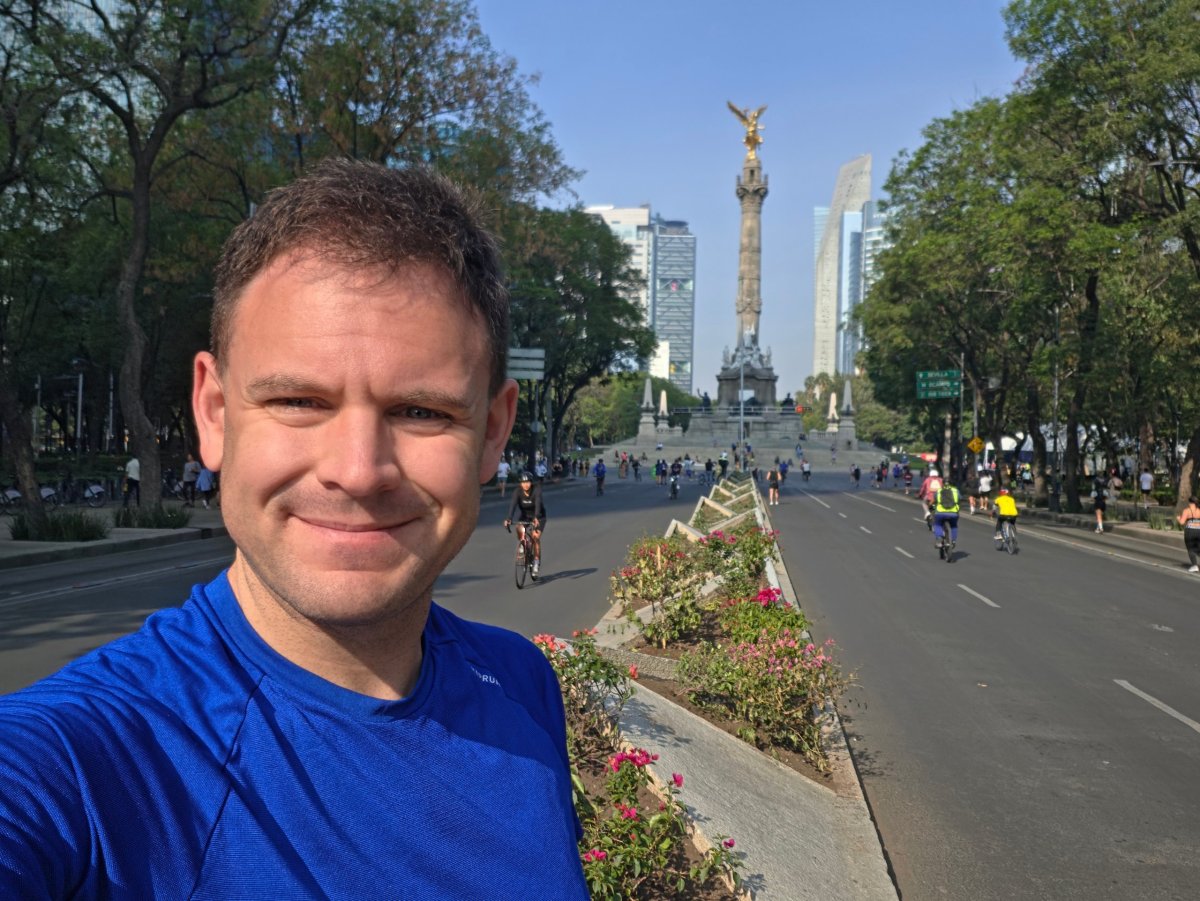 Ranní nedělení běh po ulicích CDMX