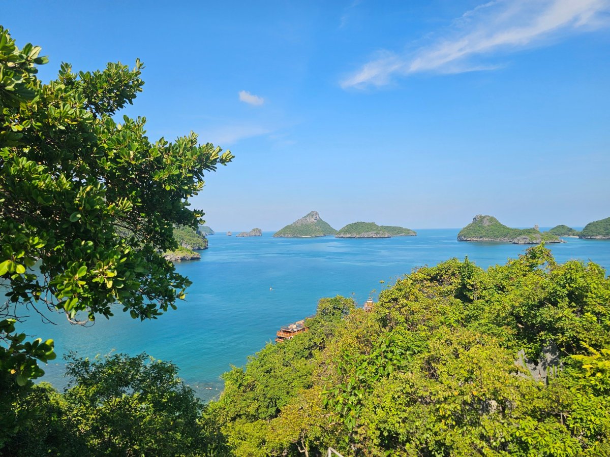 Výhled od Emerald Lake