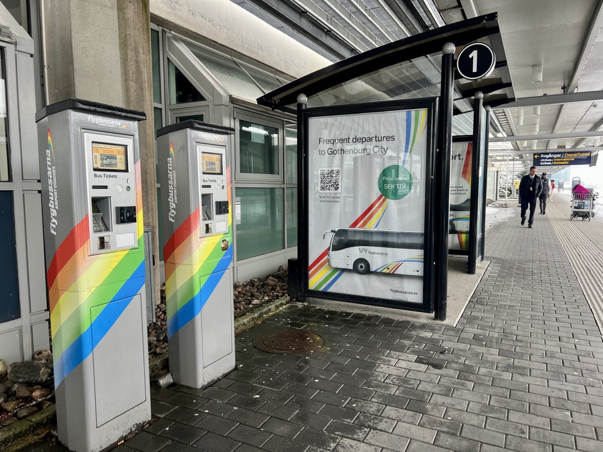 Automat na jízdenky VY Flugbussarna na letišti Goteborg GOT