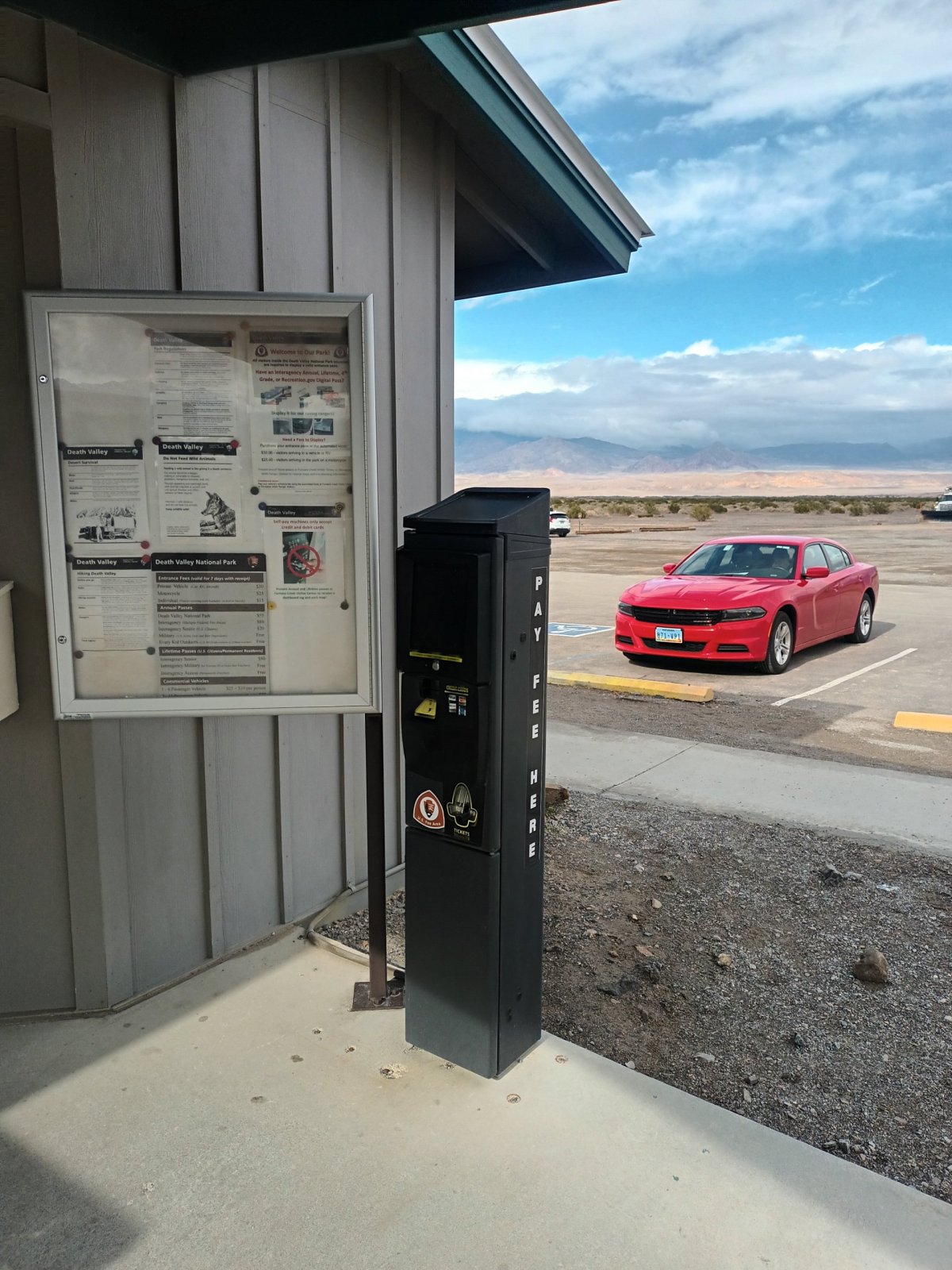 Platební automat v Death Valley