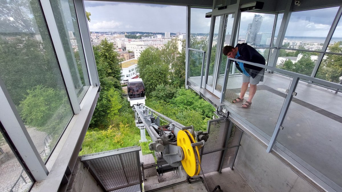 Kabinová lanovka na kopec