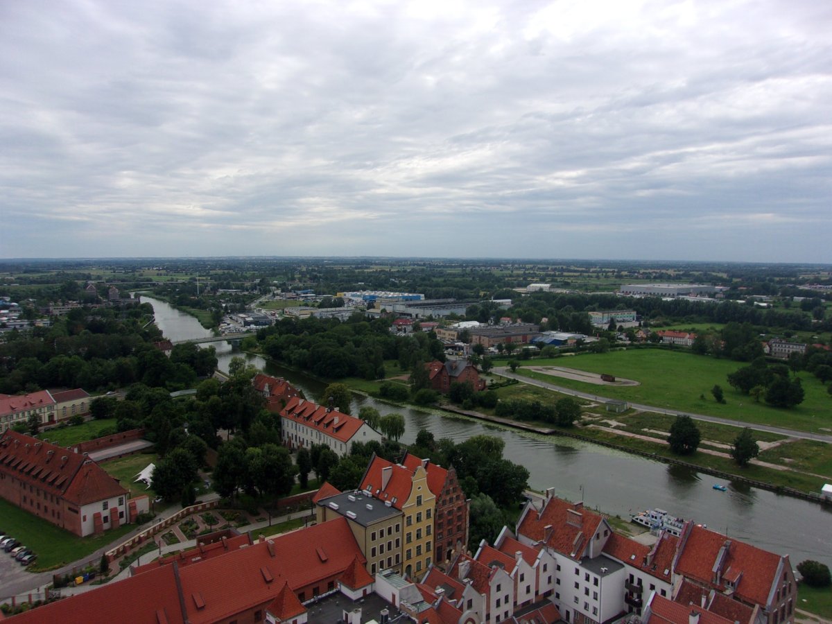 Pohled z věže kostela v Elblagu, výhled na stejnojmennou řeku