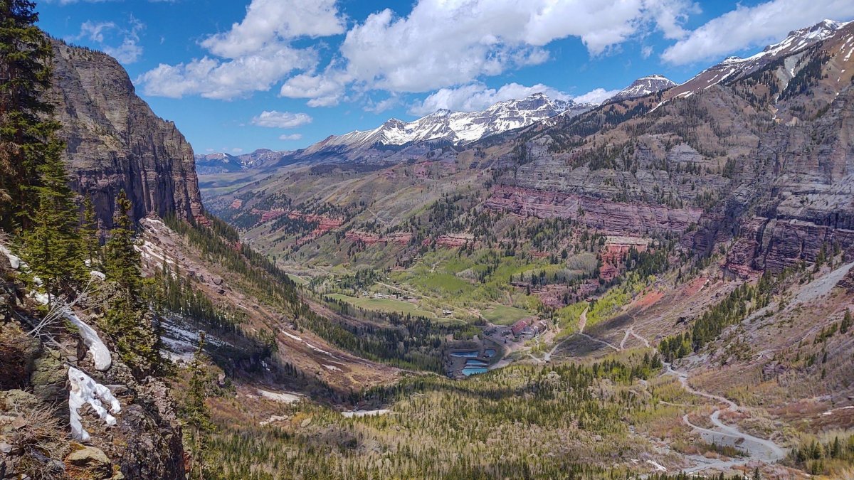 Pohled do údolí směrem k Telluride