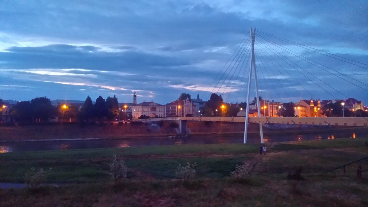 Večerní atmosféra u řeky San