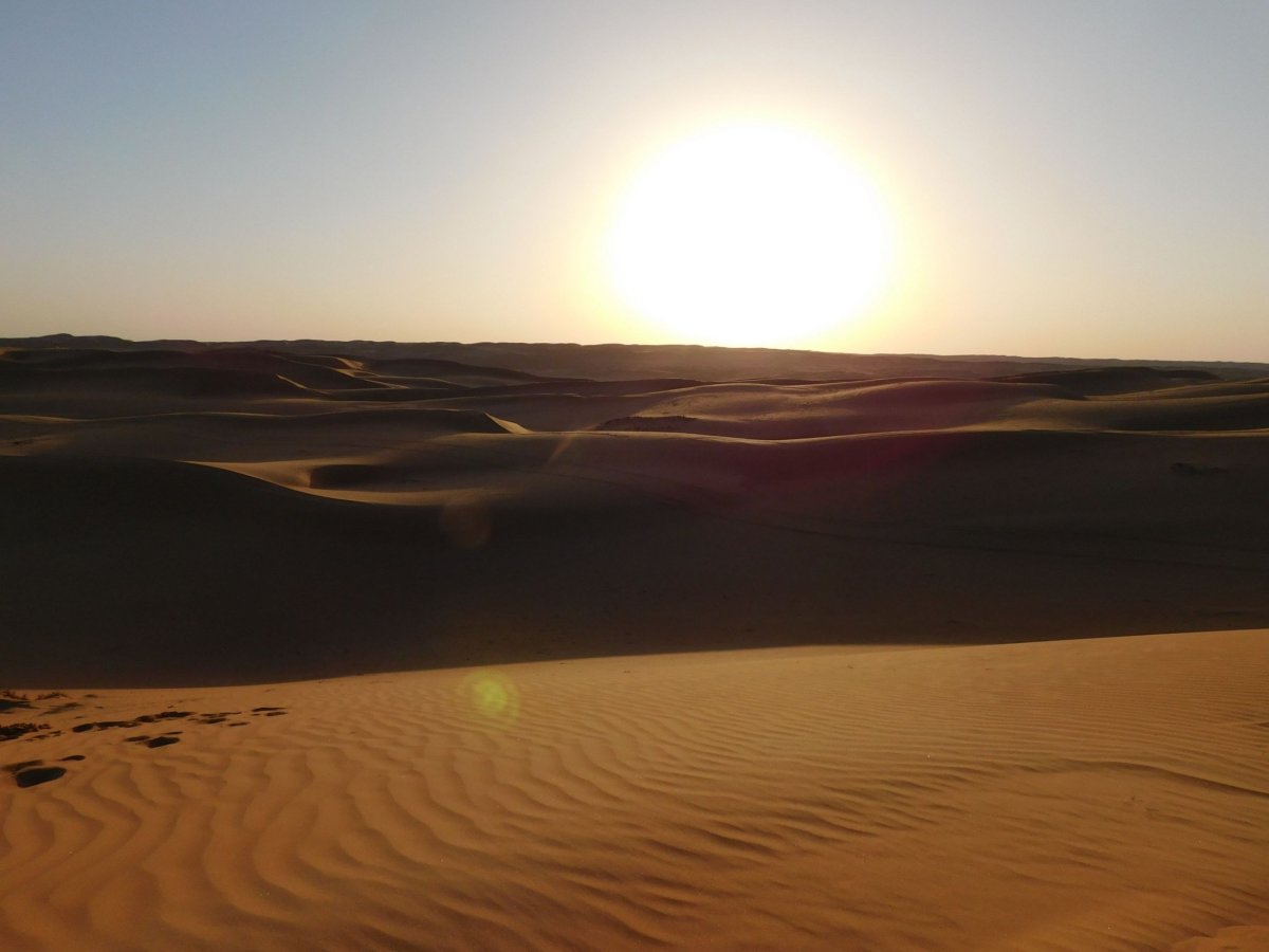 Západ slunce v poušti