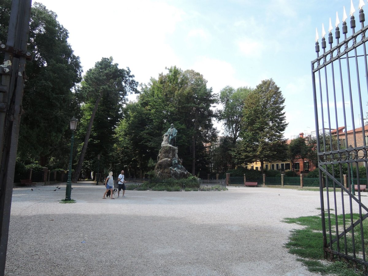 Monumento a Giuseppe Garibaldi. Byl partyzánským vůdcem ve válce proti rakouské a francouzské armádě (1807 - 1882)