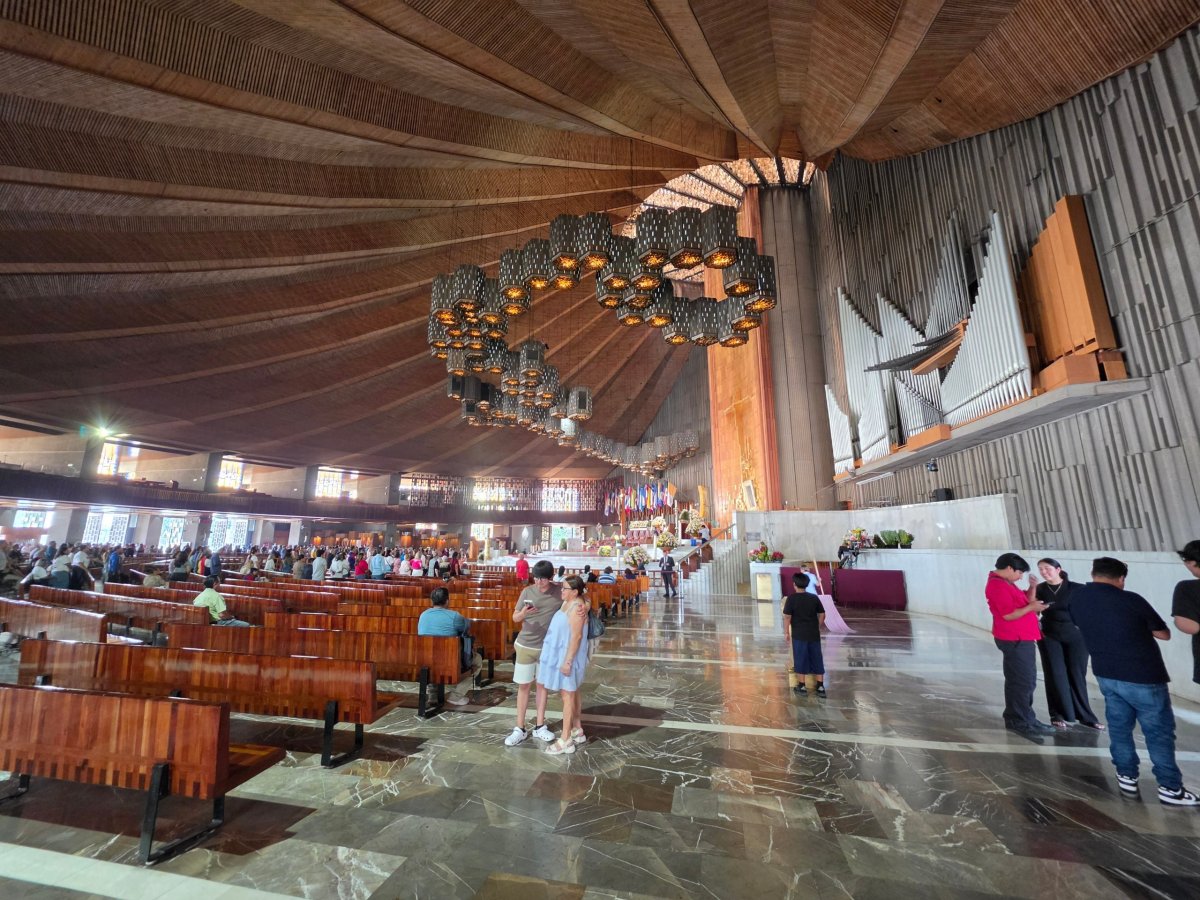 Interiér - Basilica Guadalupe