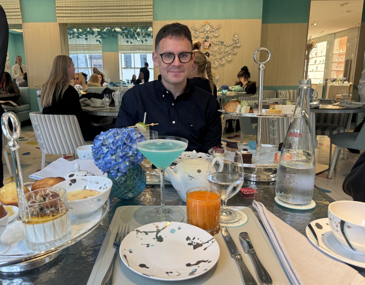 Já na snídani u Tiffanyho