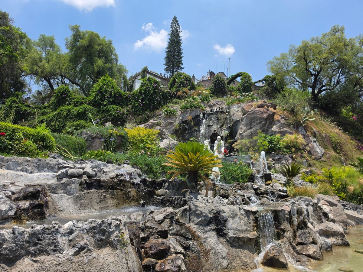 Pohled zespodu na Cerro Tepeyac
