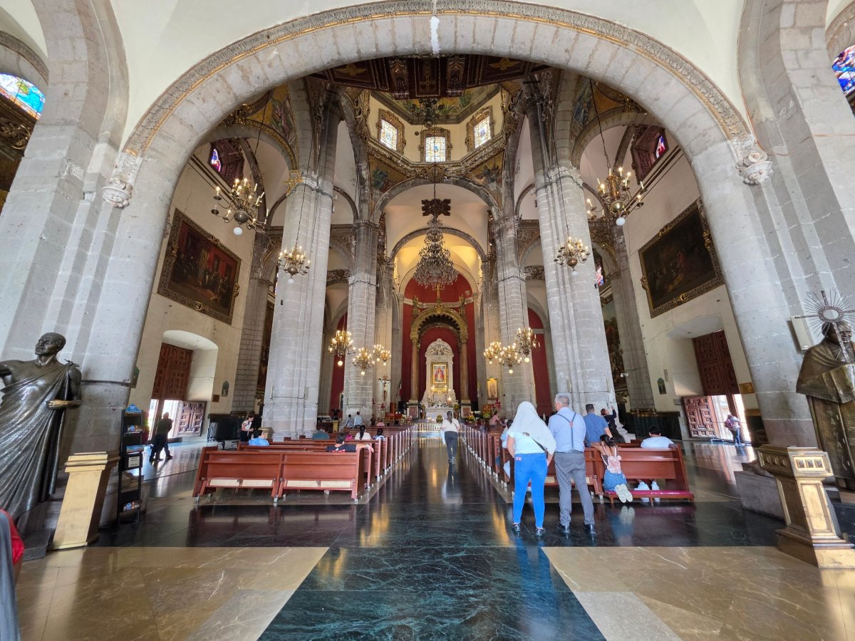 Interiér Antigua Basilica