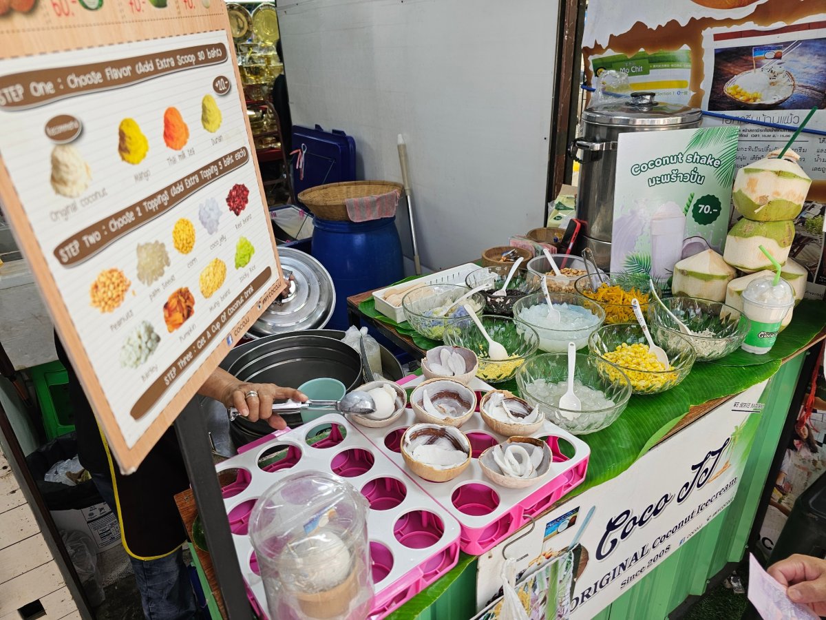 Tržiště Chatuchak, kokosová zmrzlina