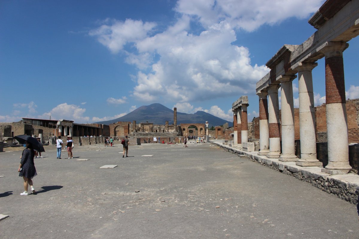 Zvláštní atmosféra pod Vesuvem