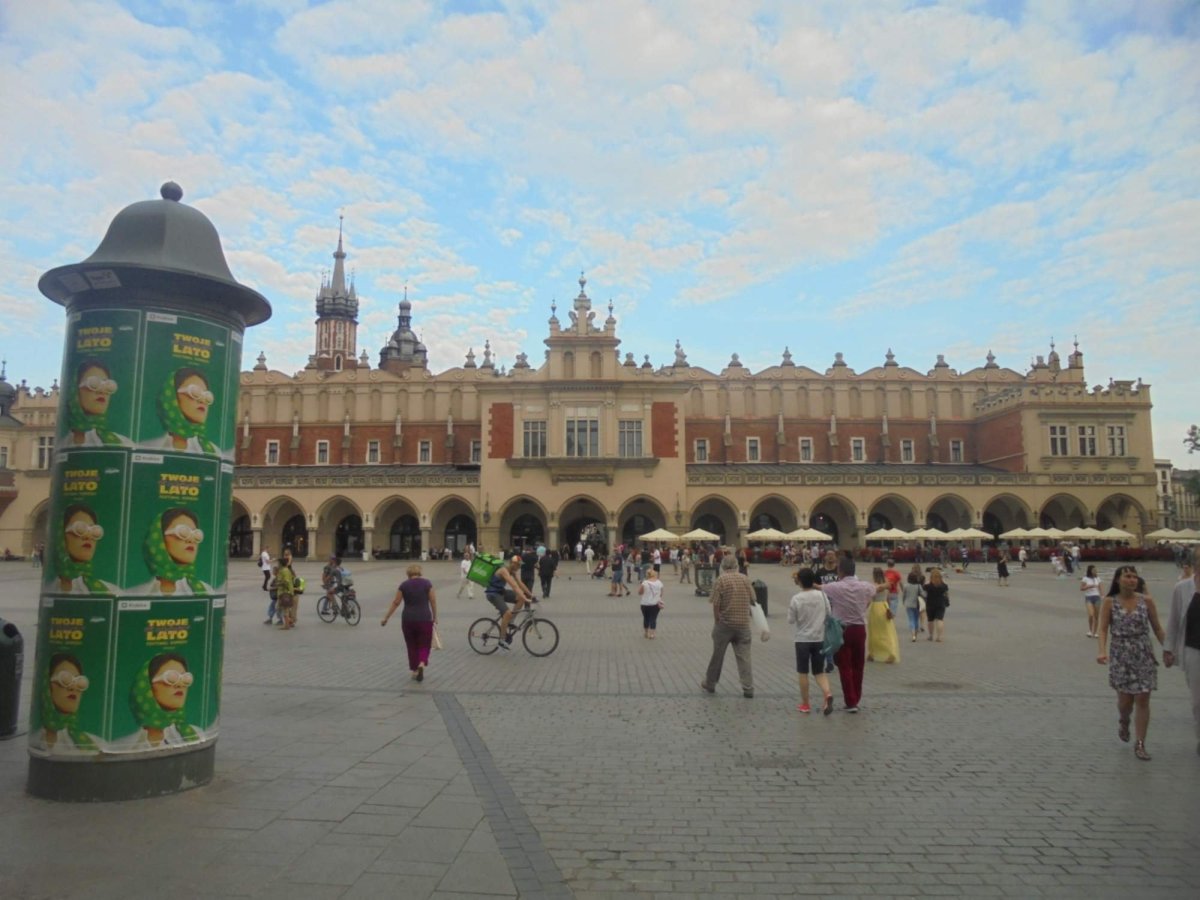 Na hlavním náměstím v Krakově a jeho známé Trhy 