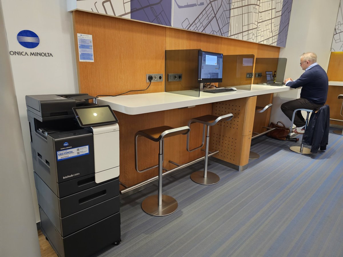 Místo pro práci a tiskárna