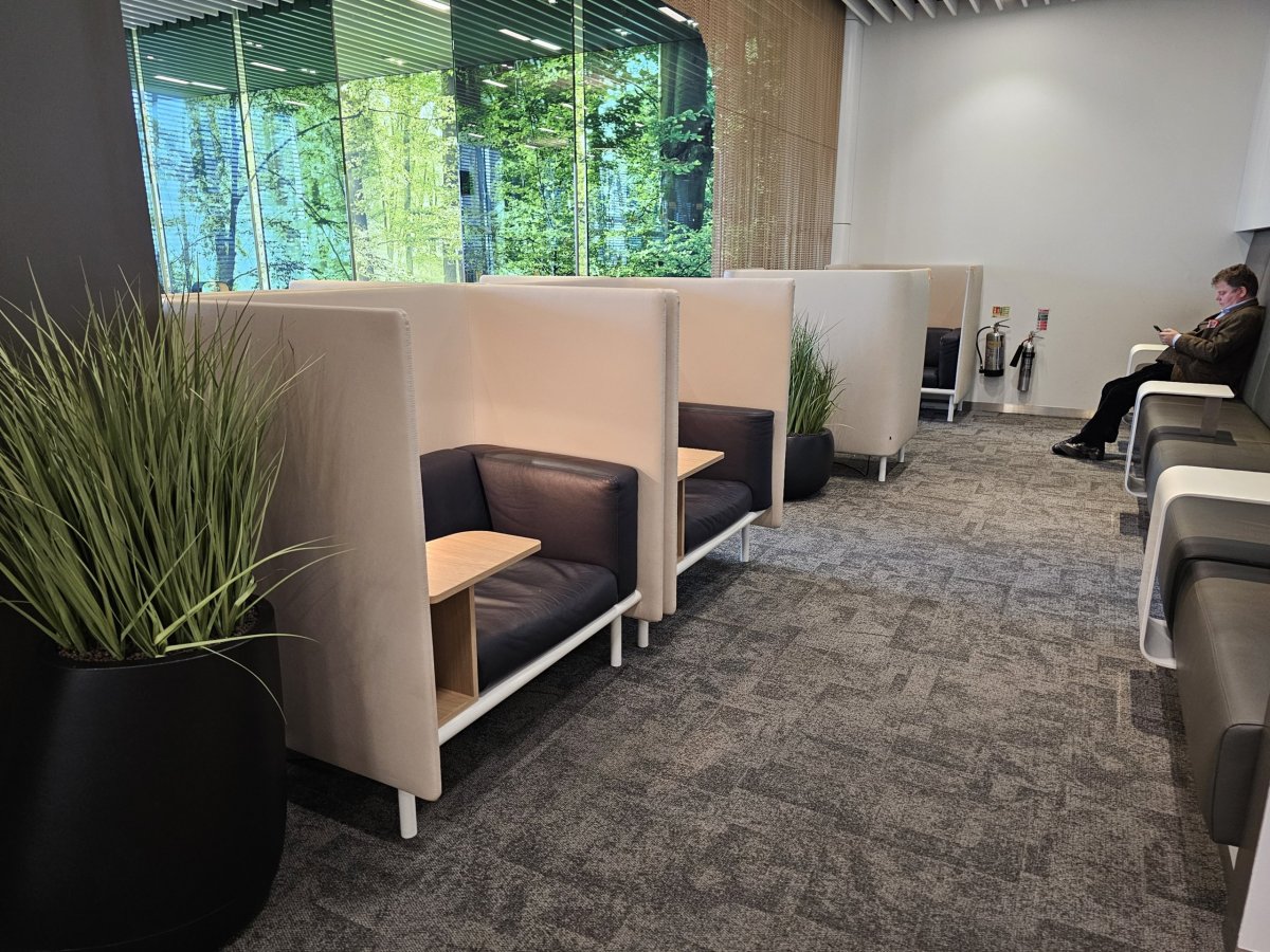 Sezení v Senator Lounge