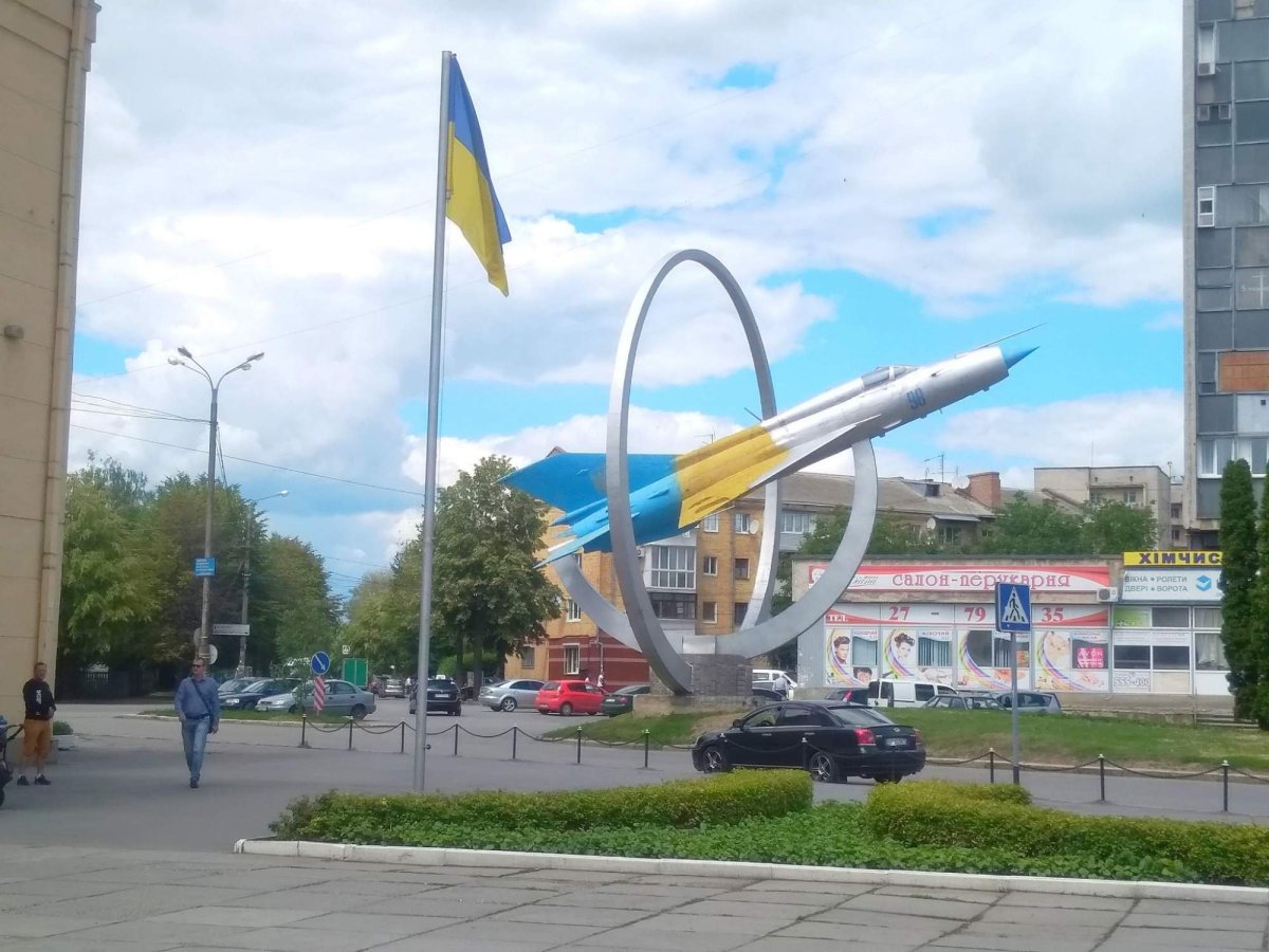 Raketový památník v centru Vinnytsia , ne není to naštěstí fotka z Ruského konfliktu v roce 2023 kdy město Ruské rakety skutečně