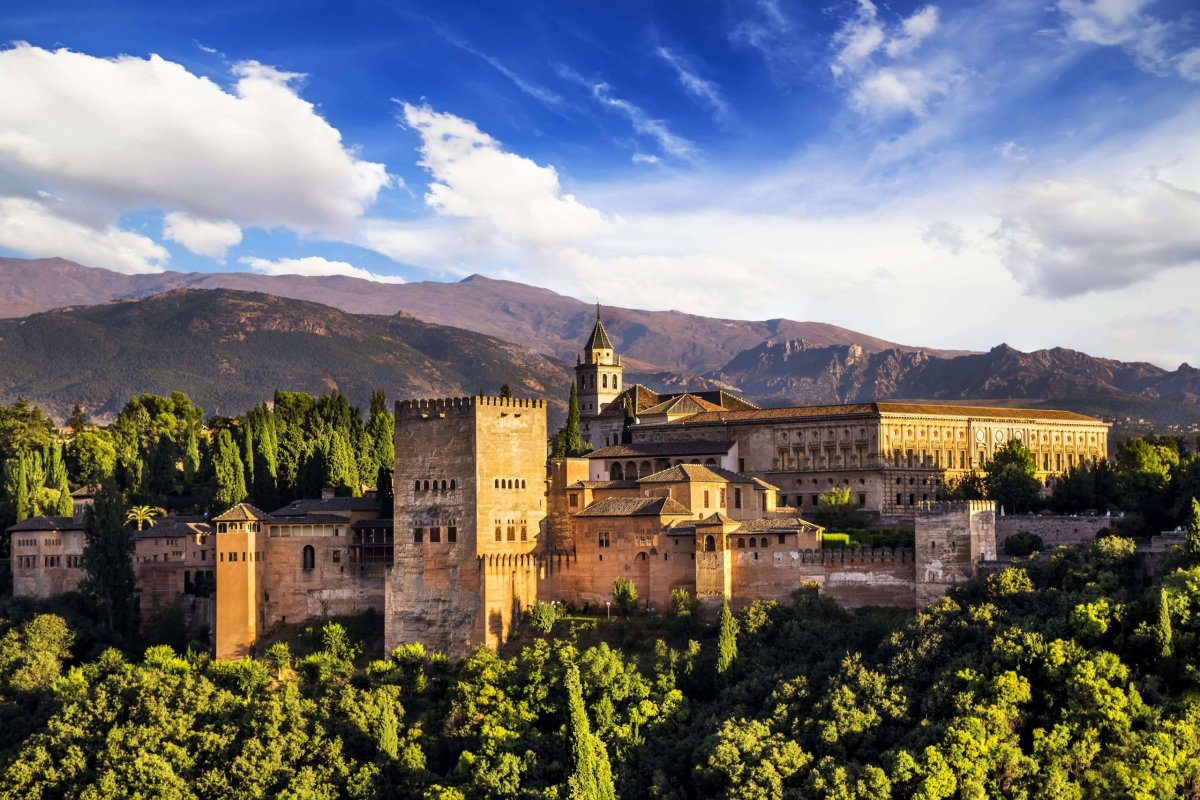 Alhambra Granada Cestujlevne