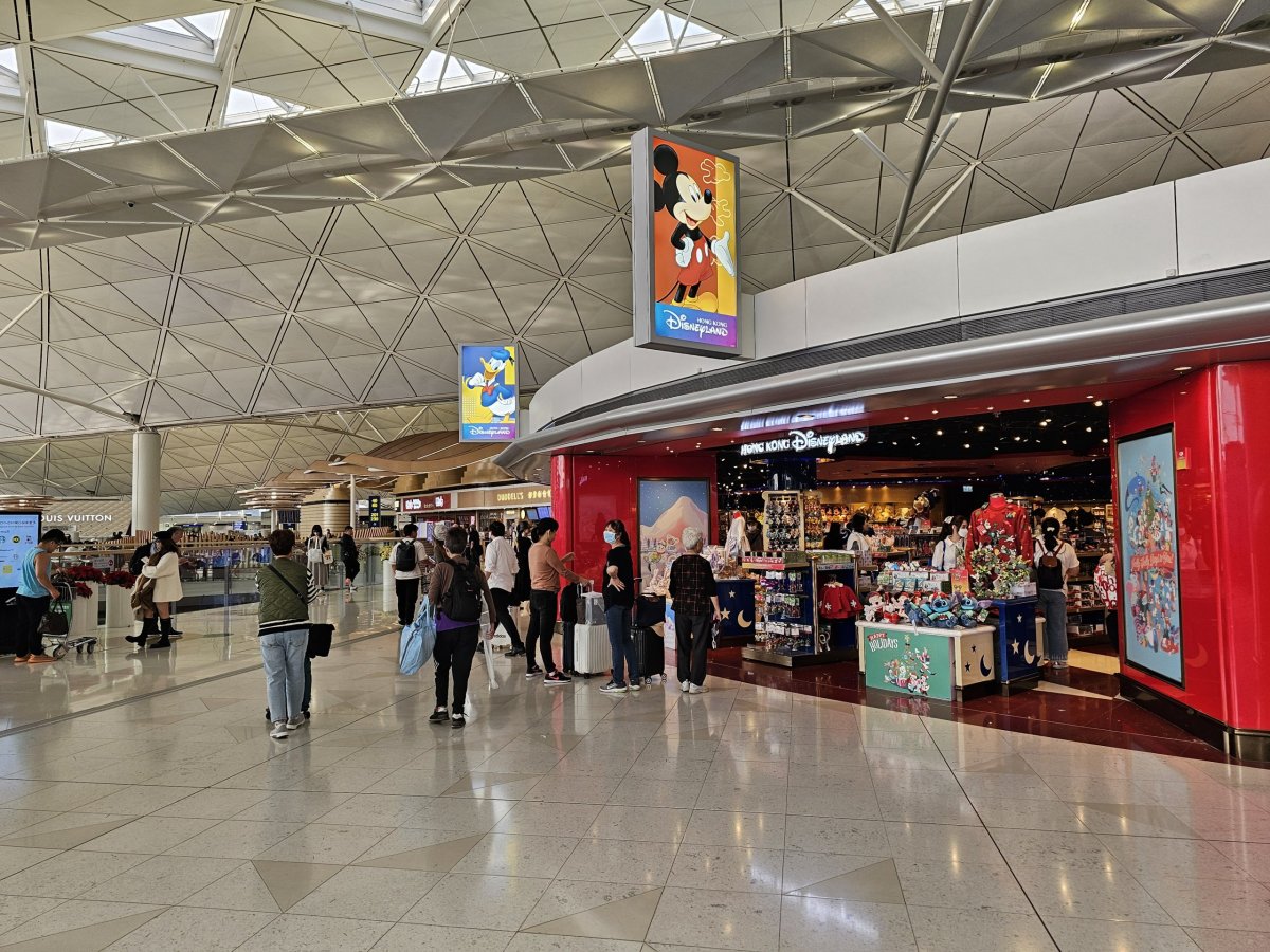 Obchod Disneyland, letiště HKG