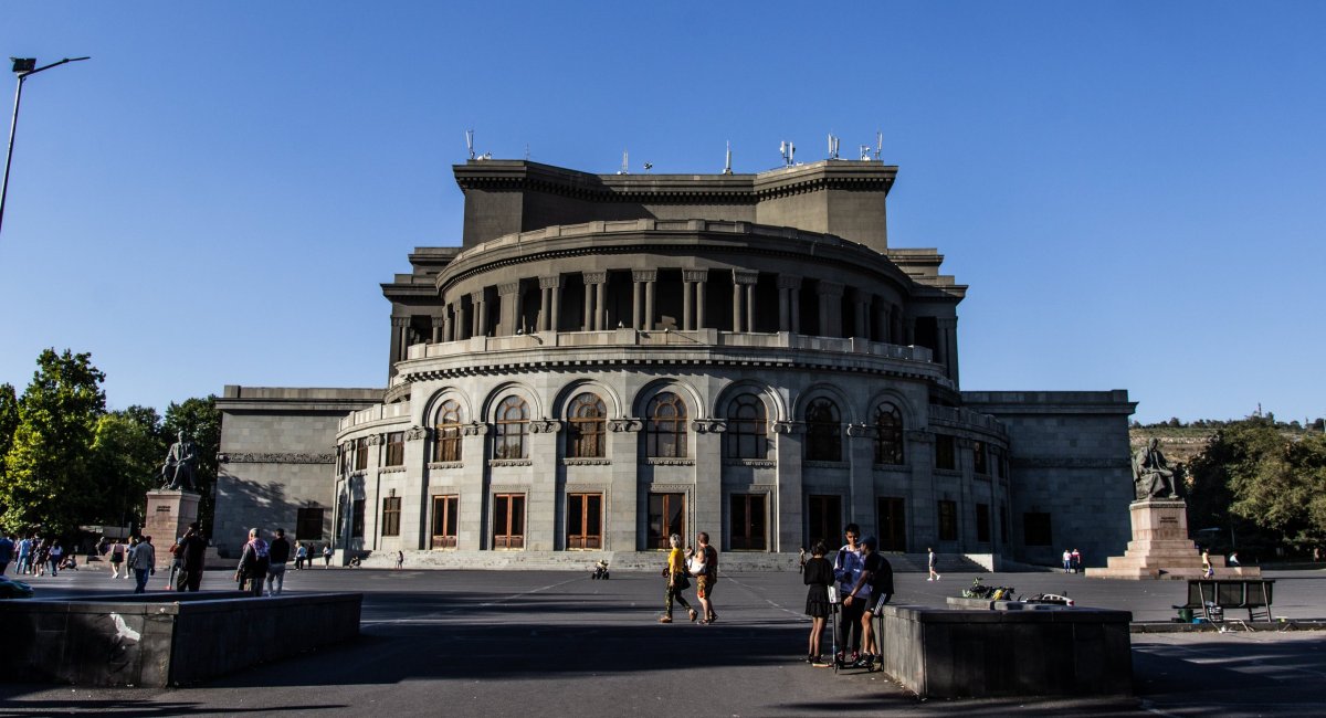 Jerevan - koncertní sál a opera