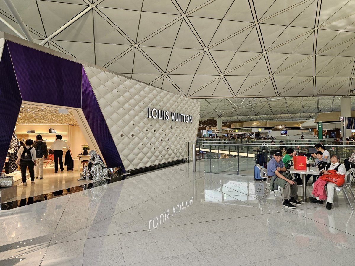 Louis Vuitton, letiště HKG