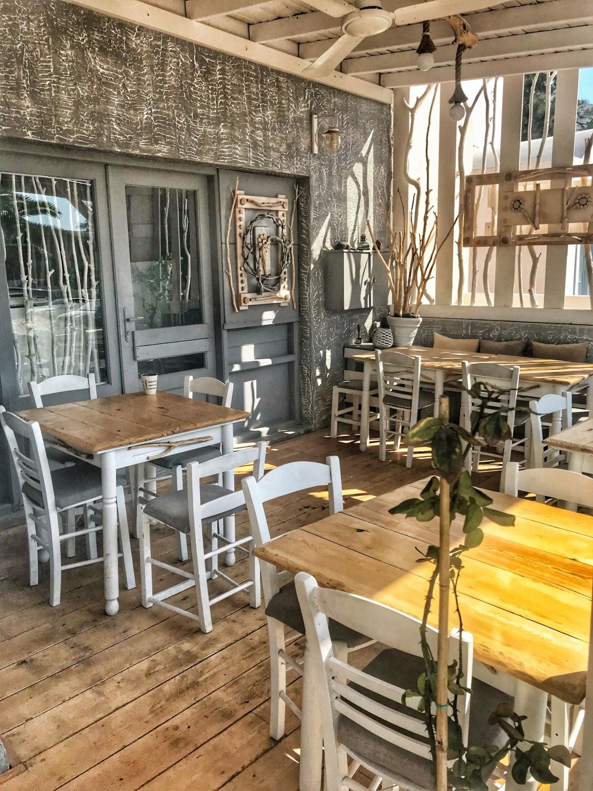 Restaurace v Perissa