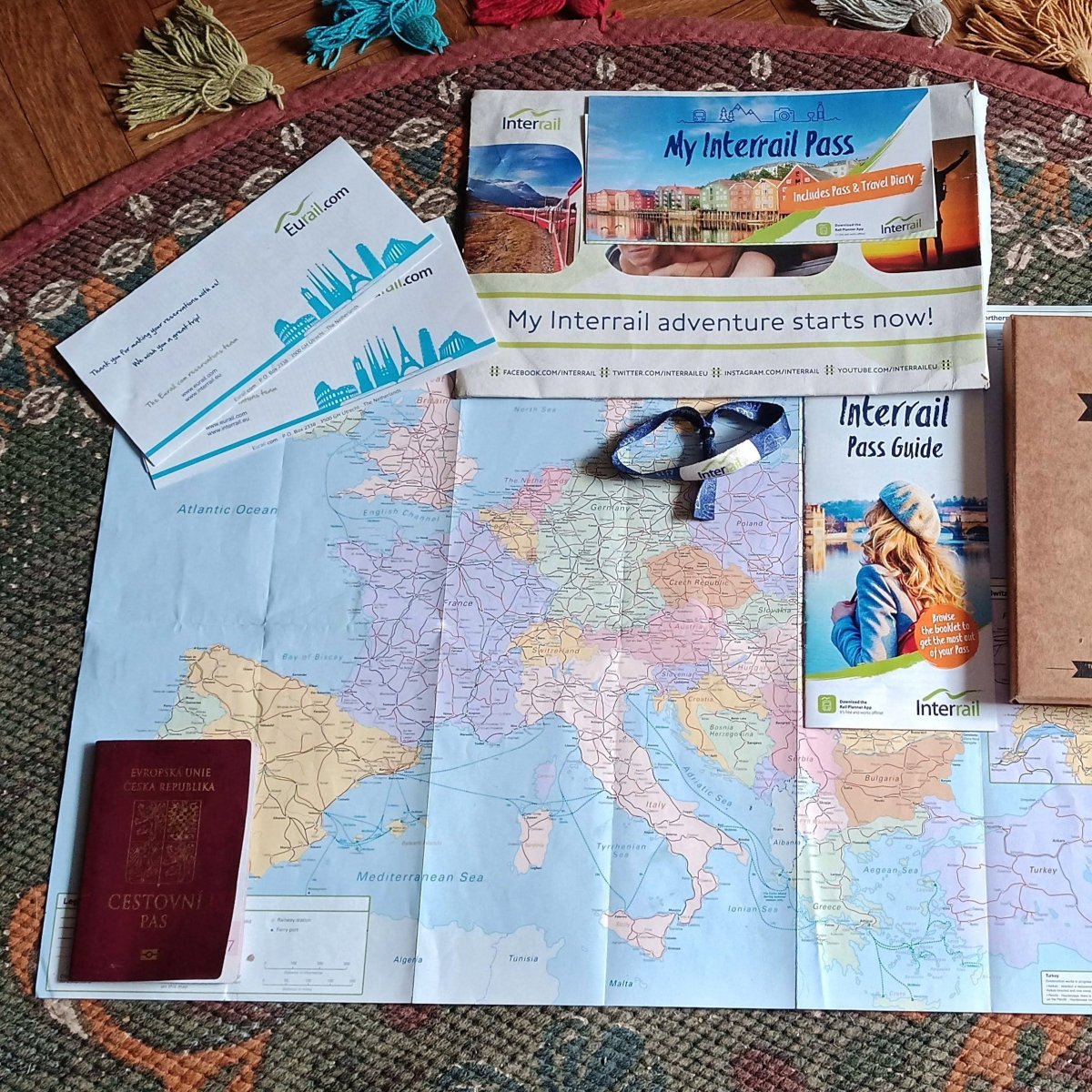 Jízdenka Interrail pár rezervací a můj pas a můžu odjet 