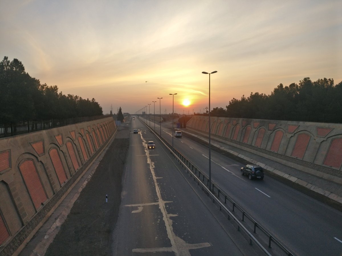 Východ Slunce nad Azerbajžánem