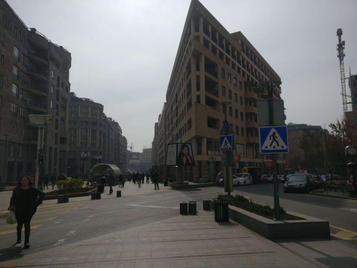 Jako Manhattan. Jen veselejší a barevnější.