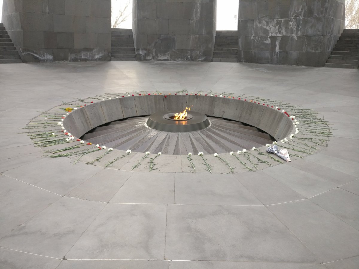 Celé rodiny bývaly nahnány do stodol a upalovány zaživa.