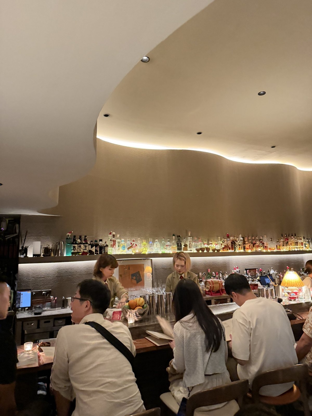 Dry Wave Cocktail Studio - prostředí