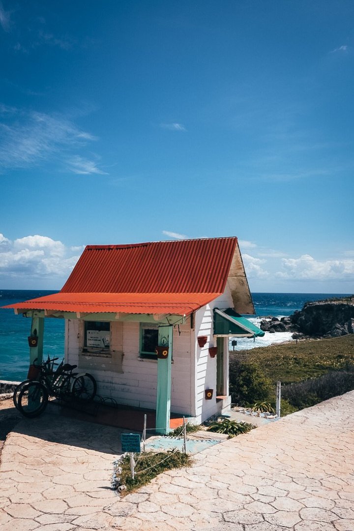 Domeček, kde se vybírá vstupné do parku.
